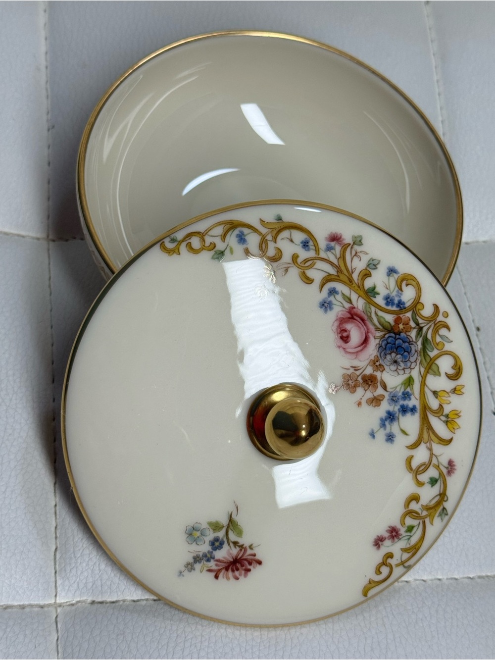 Lenox Cream Porcelain Covered Sugar Bowl with Multicolor Floral & Gold Trim